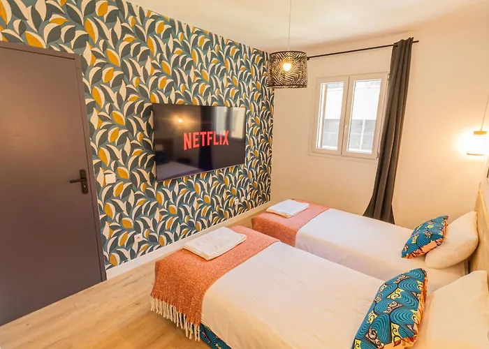 Afrobohome, Experience Atypique, Clim, 2 A 6 Personnes, Proche Centre Nimes, Garage Clos